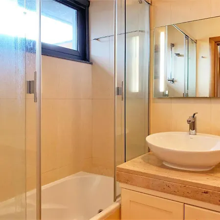 Penthouse In The Center Of Funchal Apartment